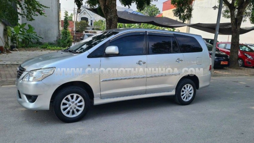 Toyota Innova 2.0E 2013