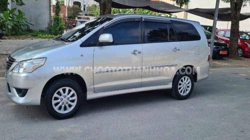 Toyota Innova 2.0E 2013