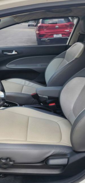 Xe Kia Soluto 1.4 AT Deluxe 2020